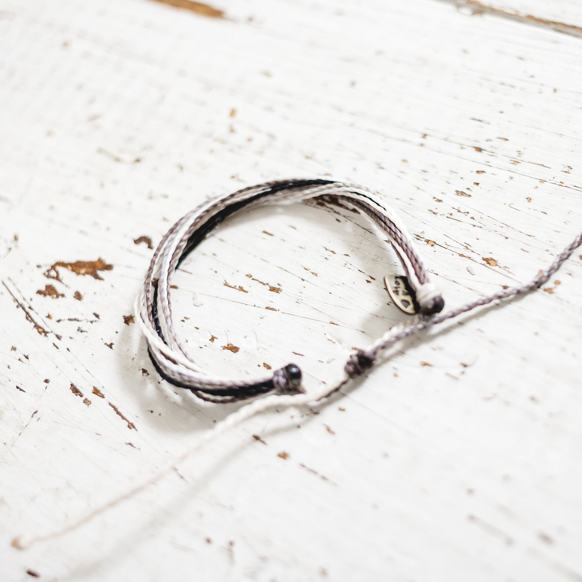 Bracelet | Salt and Pepper - Classic and Chic Design