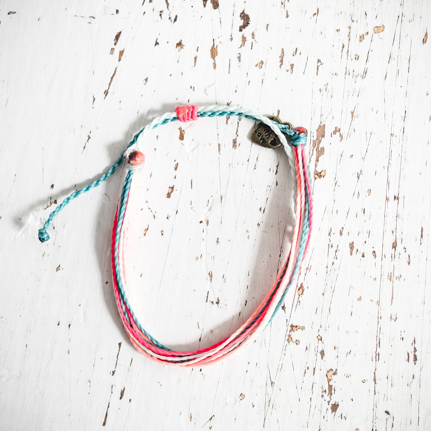 Bracelet | Flamingo Flair - Bold and Playful Design